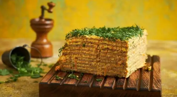 Печёночный торт с грибами. \ Фото: pinterest.ru.