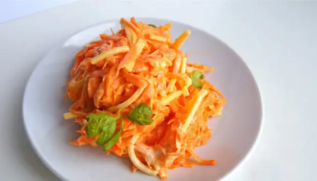 Салат из моркови с чесноком и сыром – 7 простых рецептов