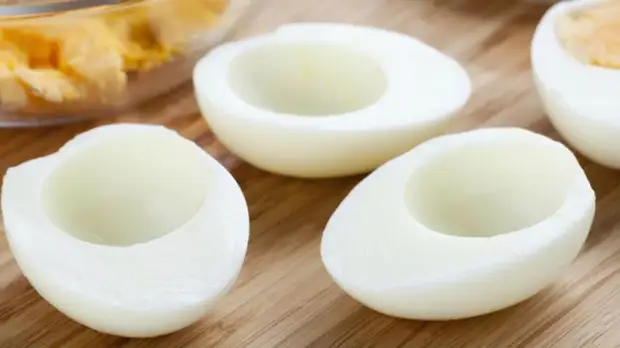Фаршированные яйца в духовке