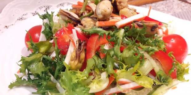 10 действительно вкусных салатов с крабовыми палочками