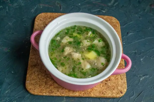 Картофельный суп с фасолью и мясом готов